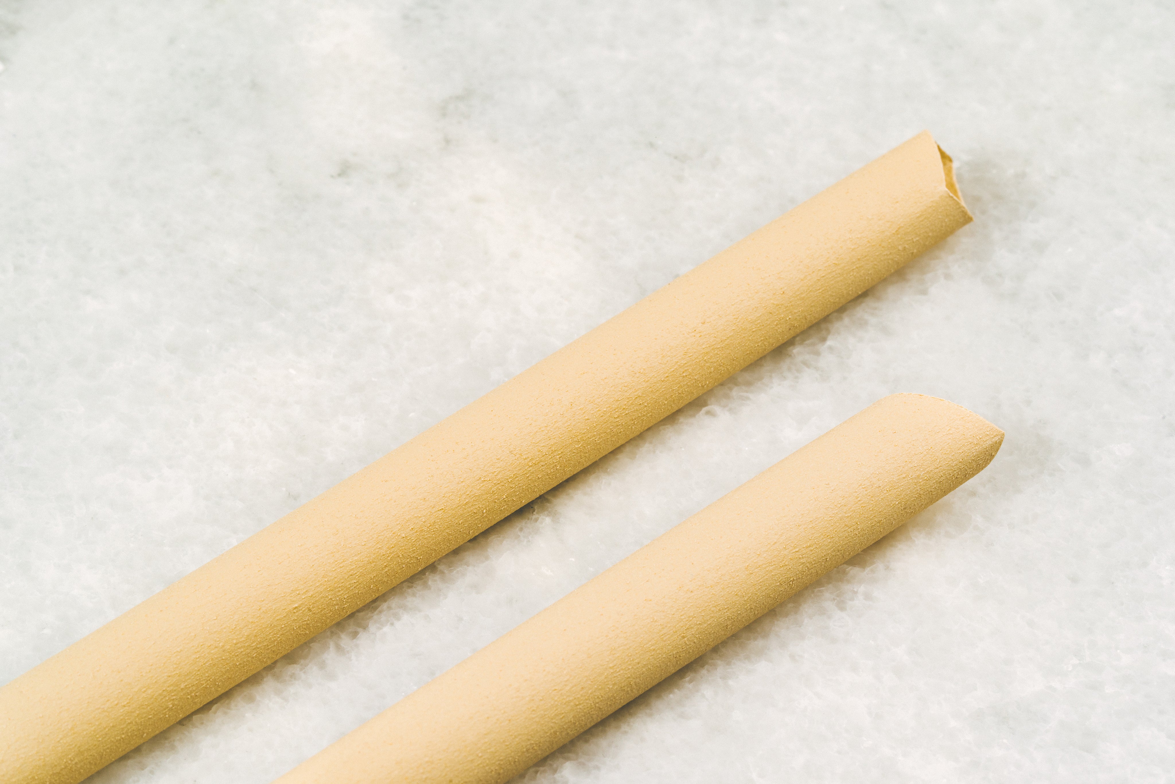 Karat Earth 9 Diagonal Cut Bamboo Fiber Colossal Straws (12mm) Paper Wrappep, Natural - Bag of 80 Pcs
